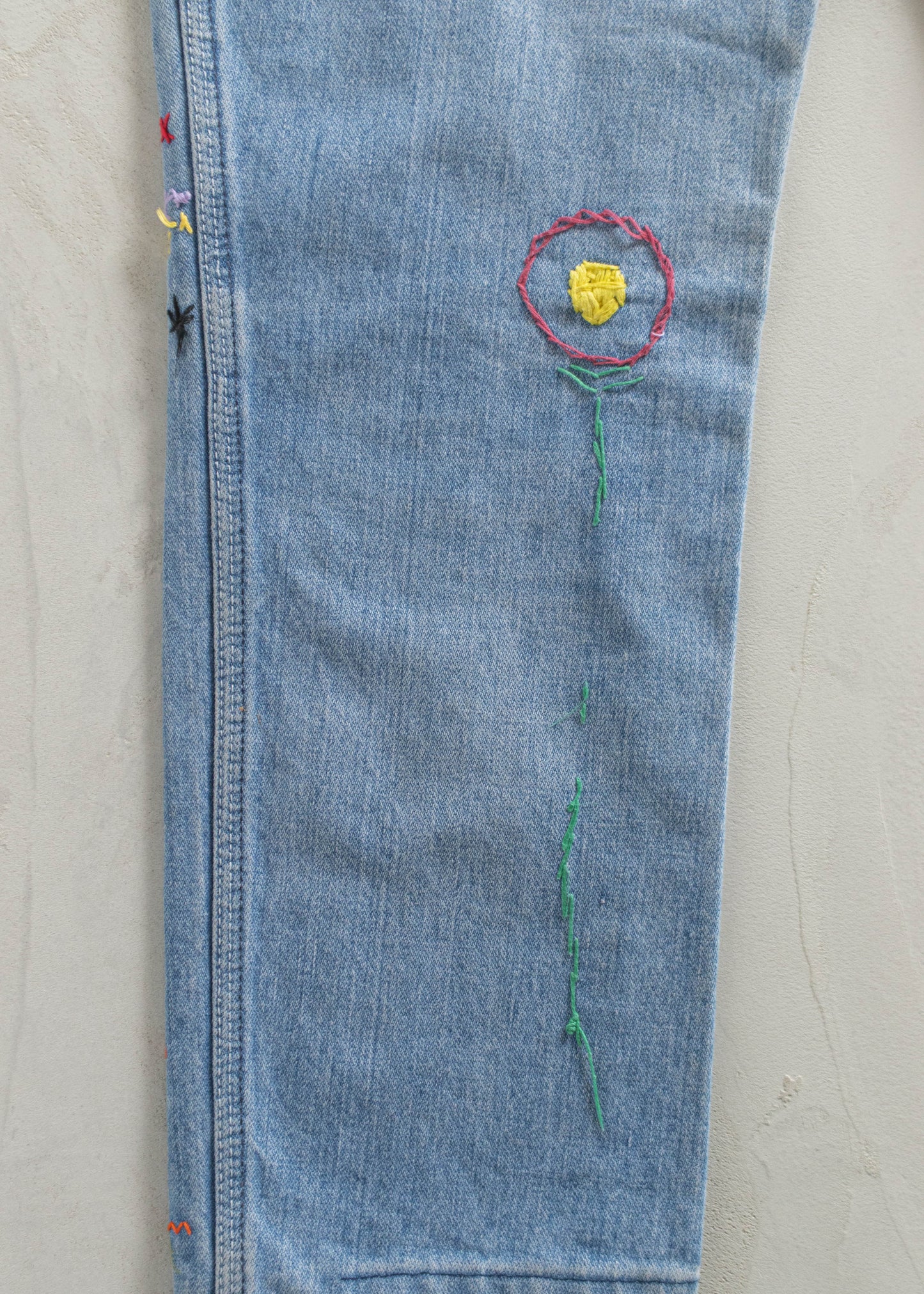 Vintage 1970s GWG Lightwash Embroidered Jeans Size Women's 26 Men's 30