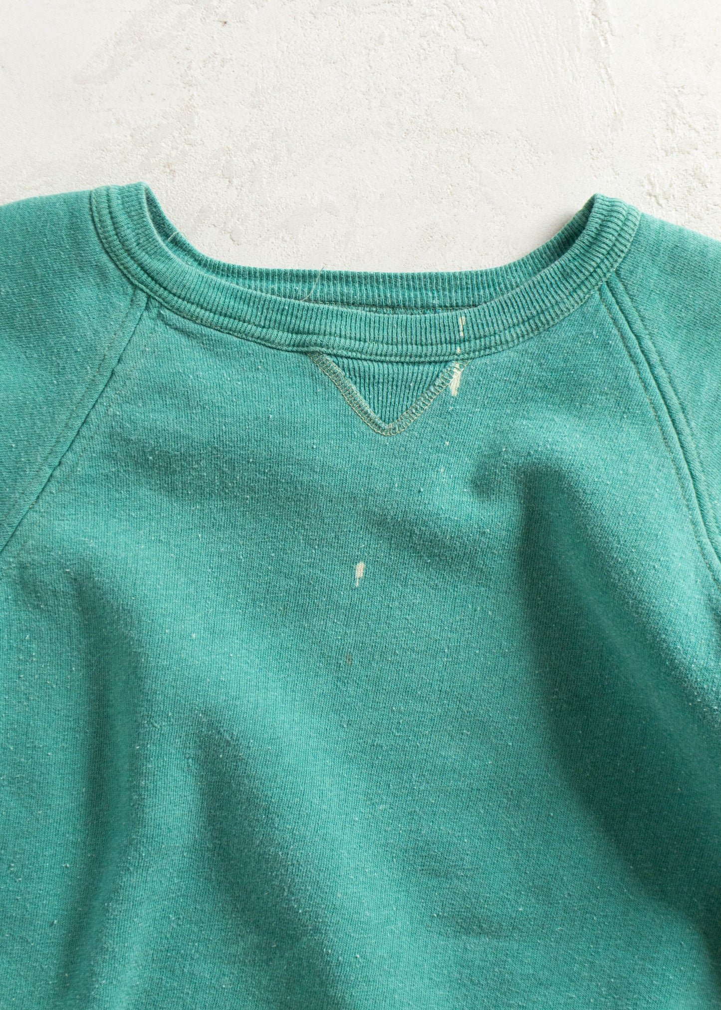 Vintage 1960s Single V Raglan Sleeve Green Sweatshirt Size S/M