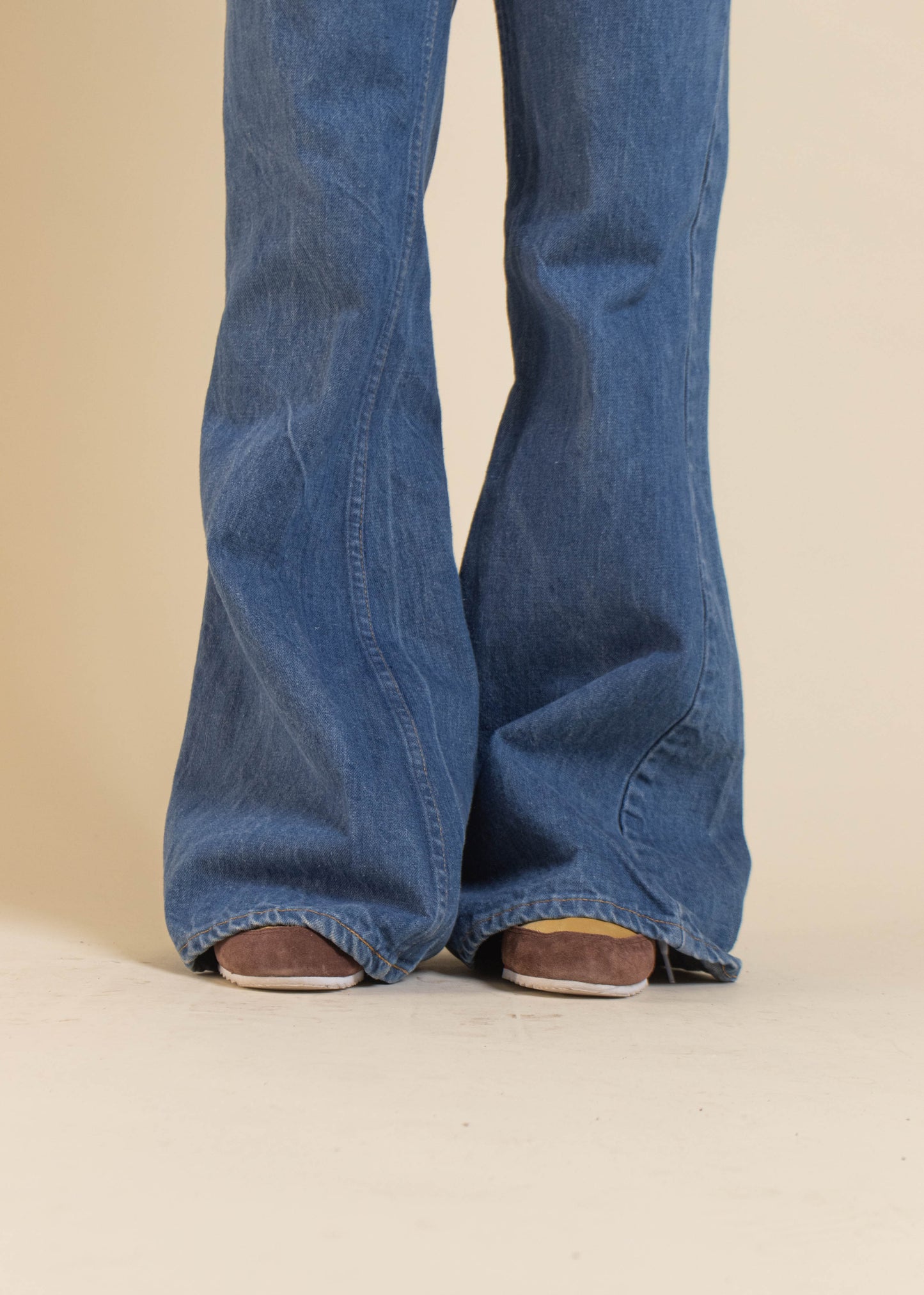 1970s Levi's Orange Tab Dark Wash Flare Jeans Size Women's 28 Men's 31