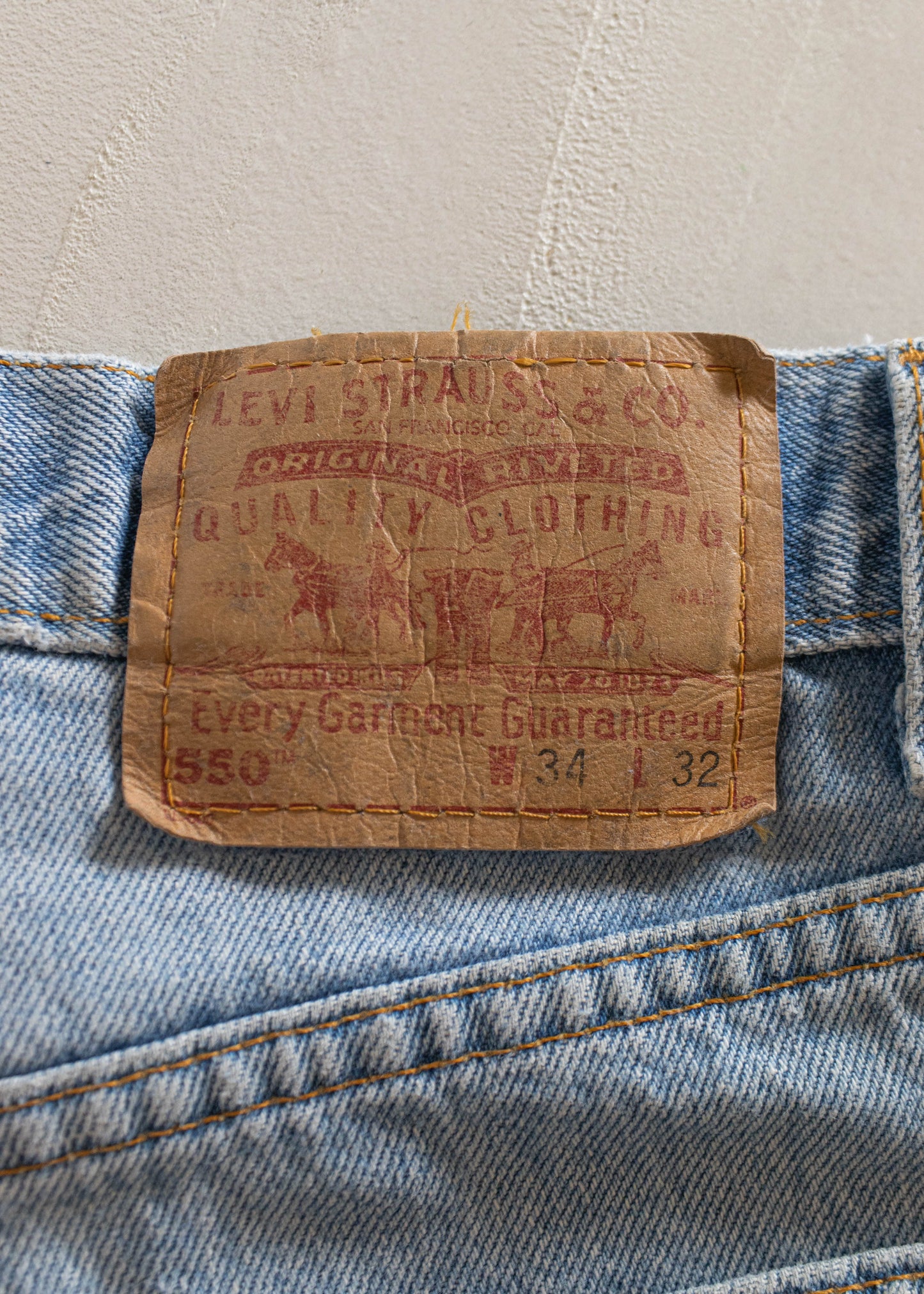 1980s Levi's 550 Lightwash Jeans Size Women's 29 Men's 32