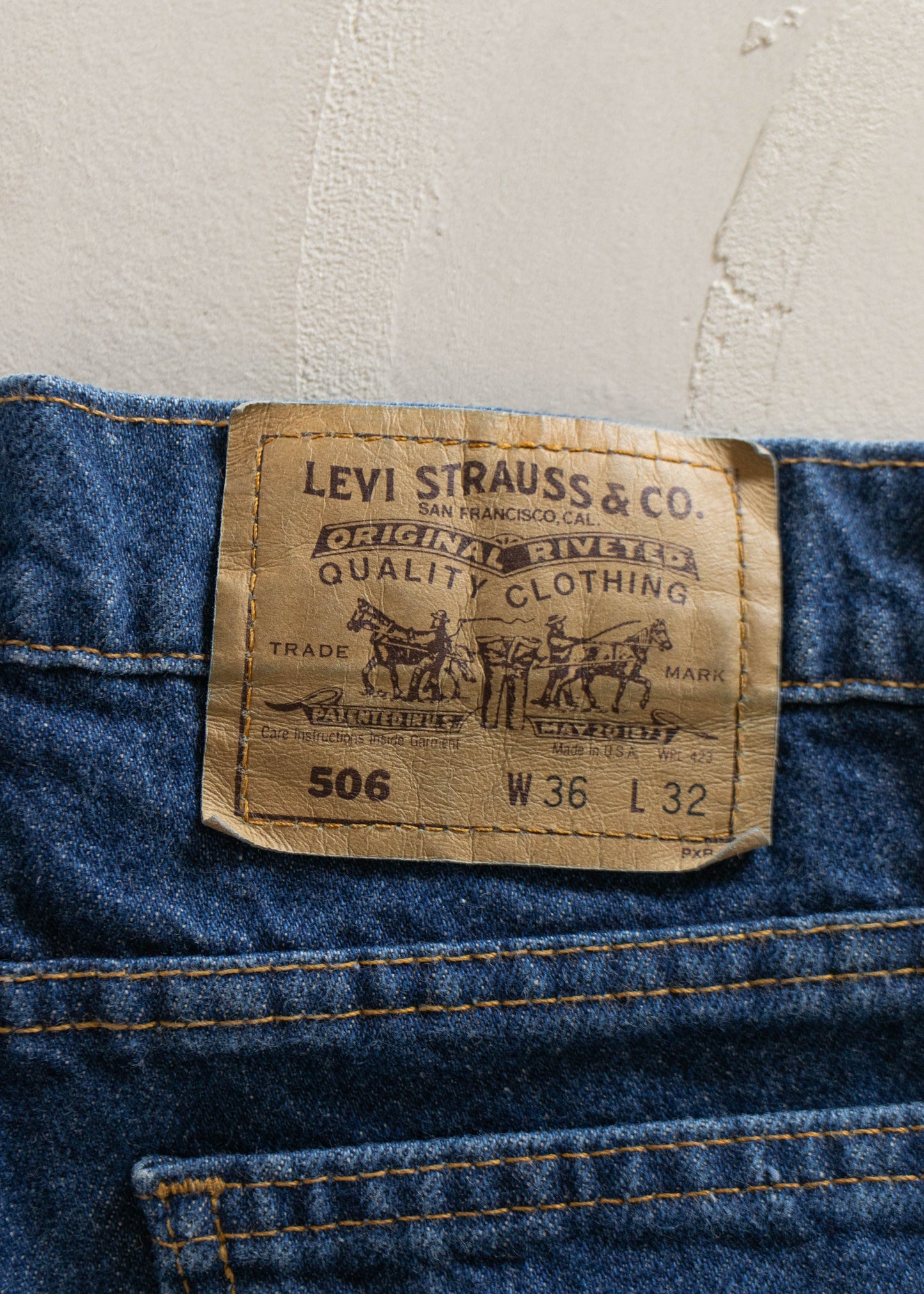 1980s Levi's 506 Orange Tab Darkwash Jeans Size Women's 31 Men's 33