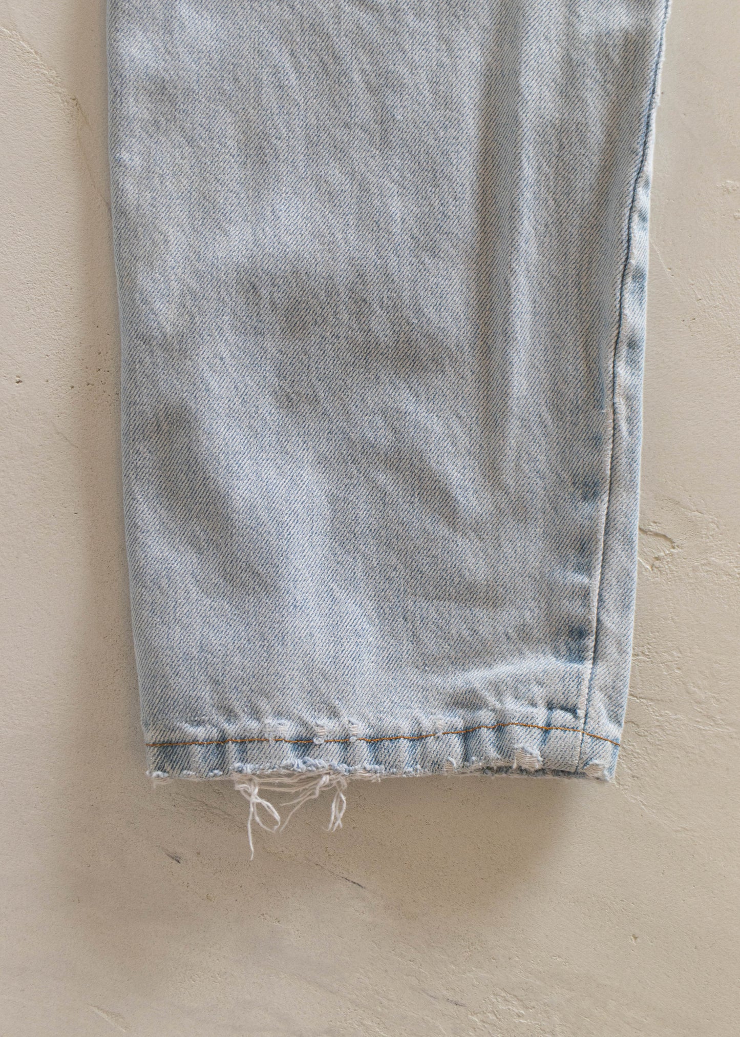 1980s Levi's 550 Lightwash Jeans Size Women's 25 Men's 28