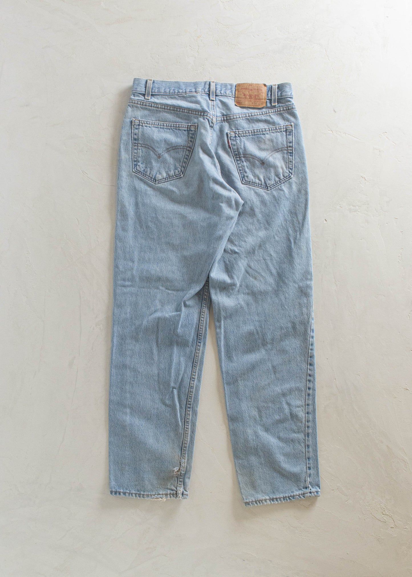 1980s Levi's 550 Lightwash Jeans Size Women's 29 Men's 32